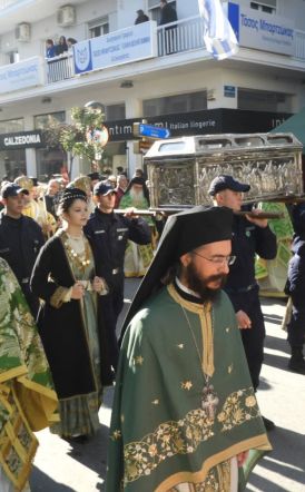 Με κάθε επισημότητα, η Βέροια τίμησε τον τοπικό της Όσιο Αντώνιο τον Νέο – Πλήθος κόσμου στην λιτανεία του Ιερού λειψάνου (ΦΩΤΟΣ)