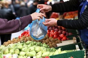 Επαναπροκήρυξη νέων αδειών επαγγελματιών πωλητών στο υπαίθριο πλανόδιο εμπόριο