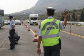 Αυξημένα μέτρα τροχαίας σε όλη την επικράτεια  κατά τον εορτασμό της 28ης Οκτωβρίου -Απαγόρευση κυκλοφορίας φορτηγών μέγιστου επιτρεπόμενου βάρους άνω των 3,5 τόνων