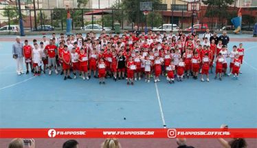 Τελετή λήξης στις Ακαδημίες Μπάσκετ του Φιλίππου με βραβεύσεις, δώρα και Χάρη Παπαγεωργίου