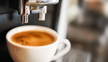 Πιο «πικρός» από χθες  με ΦΠΑ 24% ο καφές στο τραπέζι