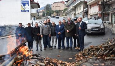 Επίσκεψη του Νίκου Κουτσογιάννη στο Γηροκομείο και στους παραδοσιακούς Καρτσιούνους της Νάουσας