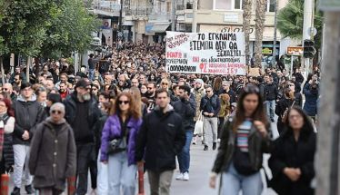 Η κοινωνία είναι ζωντανή και έχει σφυγμό!