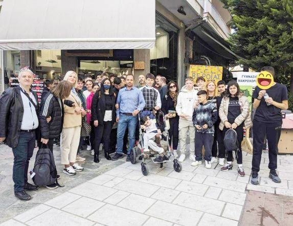 Ε.Ε.Ε.ΕΚ: Μήνυμα υγιεινής διατροφής με φρούτα, στο κέντρο της Βέροιας!