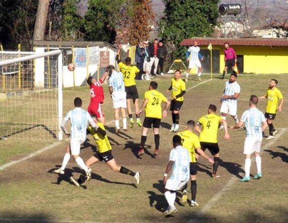 Εμφατικό πέρασμα της Νάουσας από τον Κοπανό