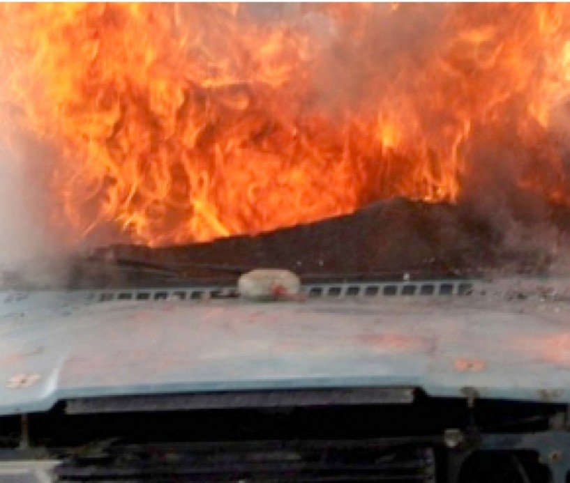 Κάηκε ολοσχερώς χθες  Ι.Χ. αυτοκίνητο στον δρόμο   Κουλούρας-Βέροιας   επί της Εγνατίας