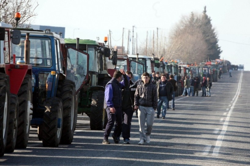 Υπέρ των αγροτών οι έμποροι, αλλά κατά των κλειστών δρόμων