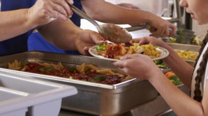 Ο ΤΑΡ υποστηρίζει το πρόγραμμα «σχολικά γεύματα» στην Καβάλα