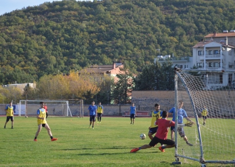 Κομπλέ η Νάουσα υποδέχεται το Κιλκισιακό