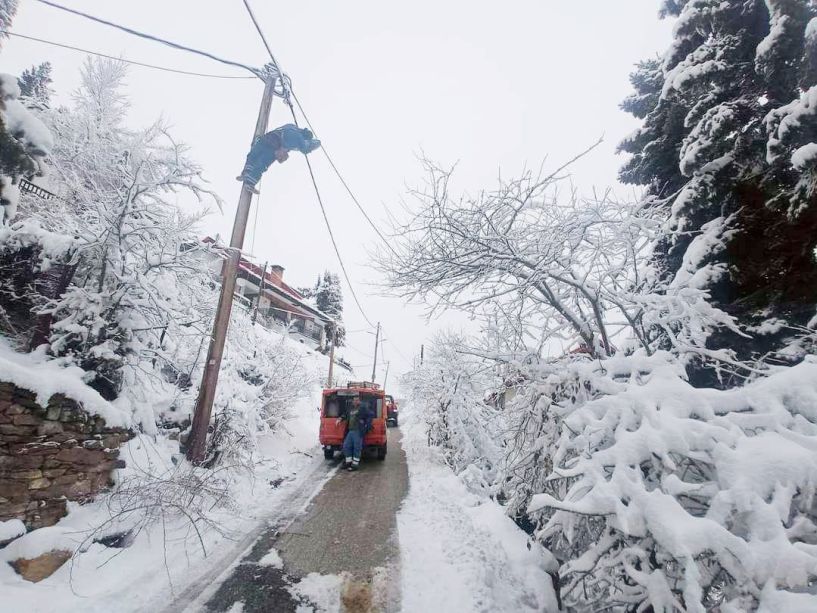 Η άμεση επέμβαση ΔΕΔΔΗΕ και ΔΕΥΑΒ αποκατέστησαν βλάβες στο Σέλι λόγω της χιονόπτωσης