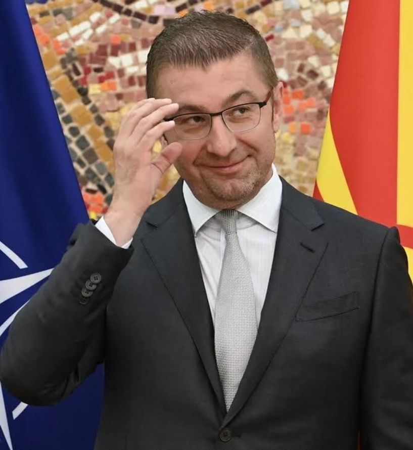 «Μακεδονία» επιμένει να αποκαλεί τη χώρα του ο νέος πρωθυπουργός στα Σκόπια