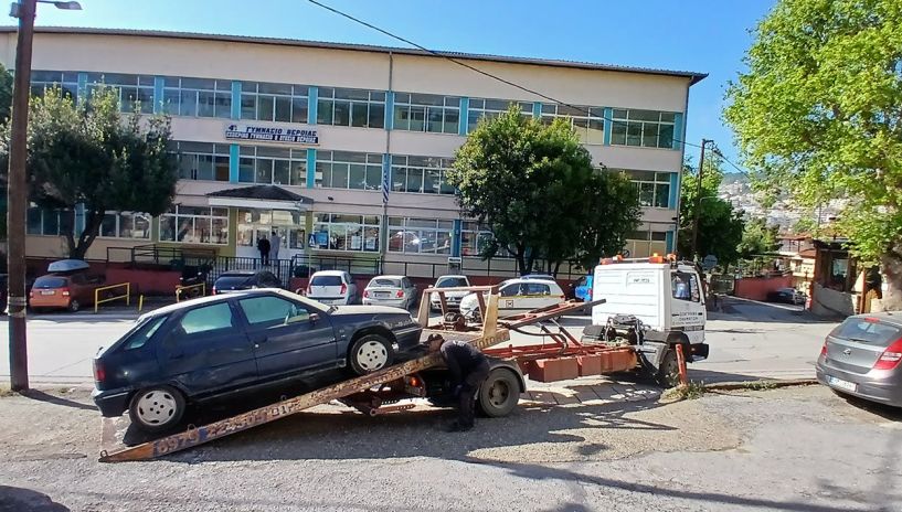 Απομακρύνει  εγκαταλελειμμένα οχήματα η Δημοτική Αστυνομία Βέροιας