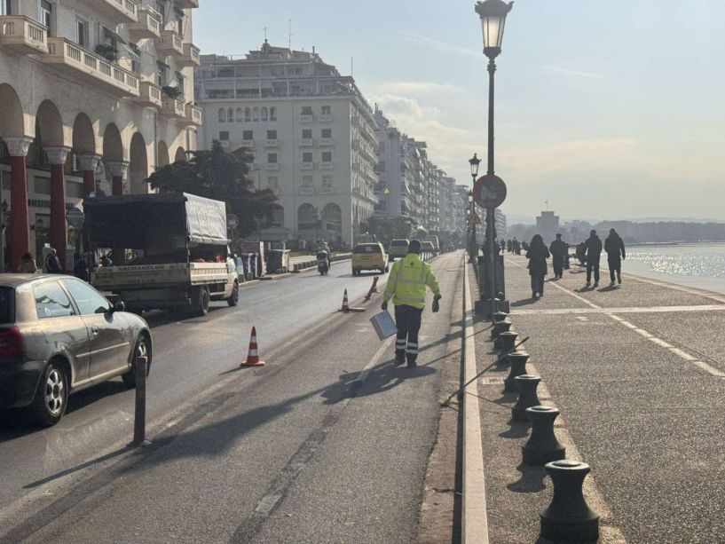 Ξηλώνεται ο ποδηλατόδρομος στην παραλία Θεσσαλονίκης