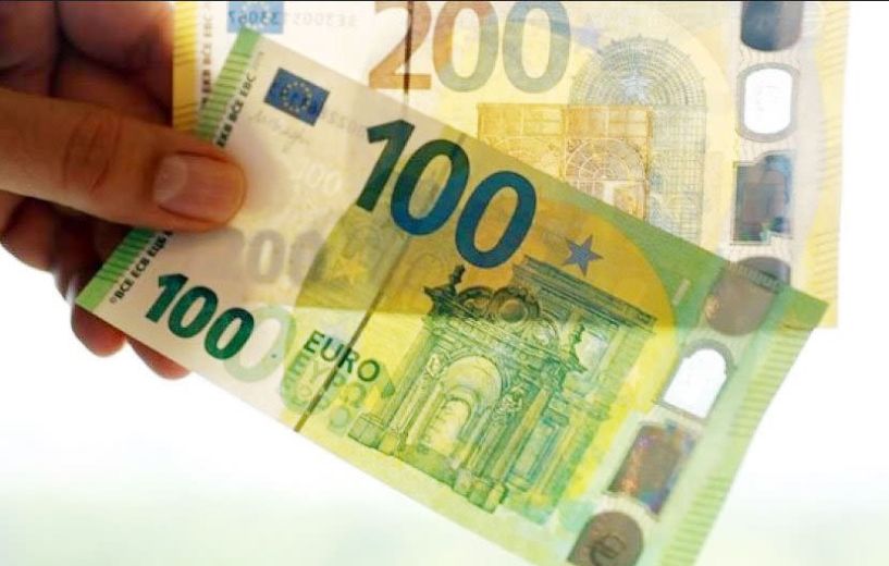 Κυκλοφόρησαν χθες τα νέα χαρτονομίσματα  των 100 και 200 ευρώ