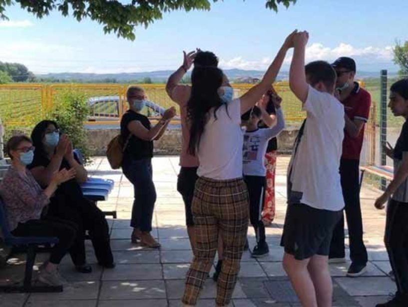 Λήξη σχολικού έτους με τραγούδι, χορό και εδέσματα στο  ΕΕΕΕΚ Αλεξάνδρειας