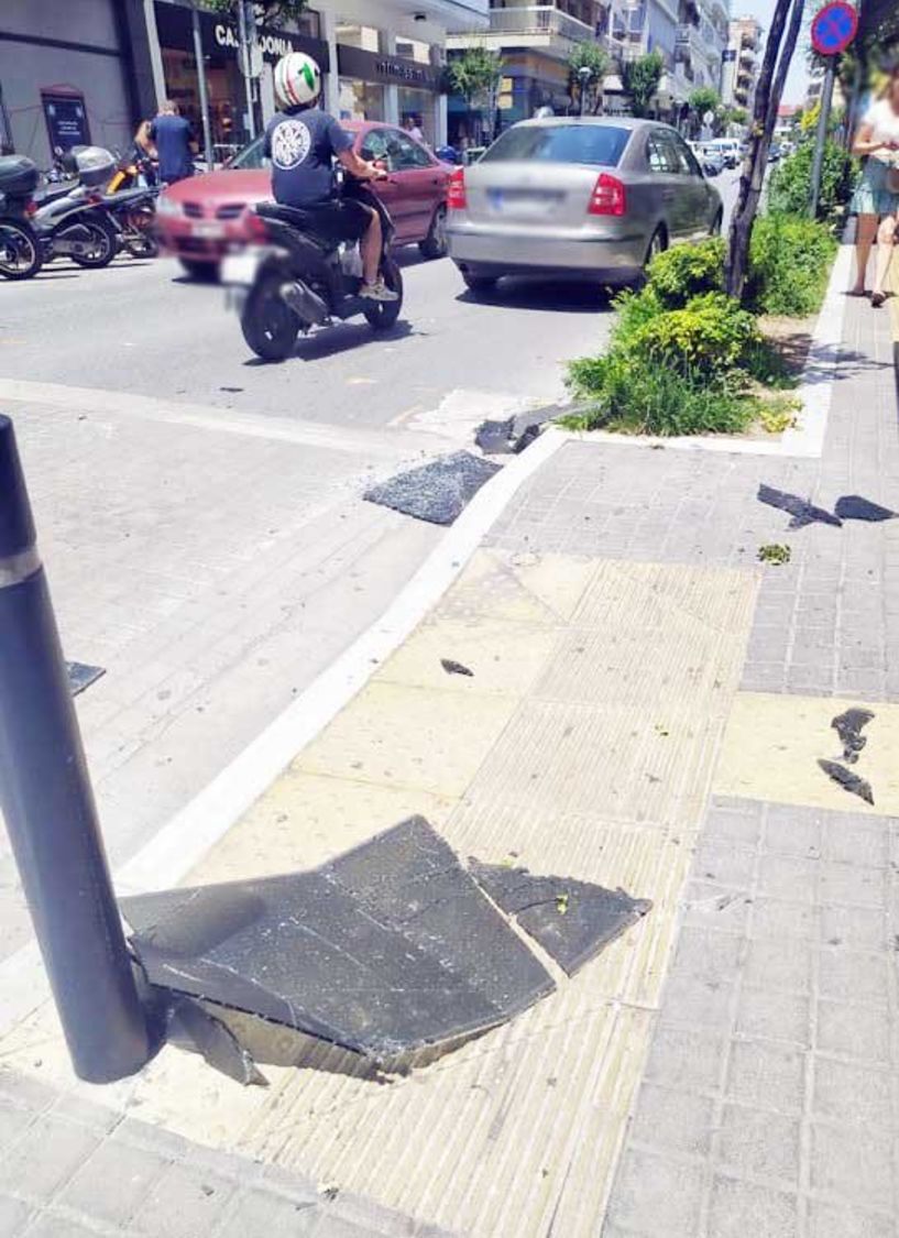 Κομμάτια πλεξιγκας έπεσαν από μπαλκόνι στη Βενιζέλου - Παρά τρίχα γλύτωσαν μητέρα με παιδί που περνούσαν από κάτω…