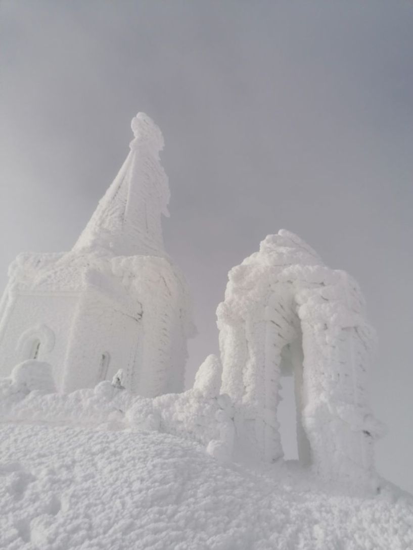 Χειμερινή ανάβαση, στους -12 Βαθμούς Κελσίου,  από μέλη του ΕΟΣ Νάουσας στην κορυφή του Καϊμακτσαλάν!