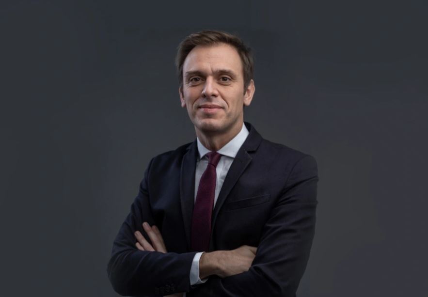 kinal-o-dimitris-mantzos-ekprosopos-typoy-ola-ta-nea-prosopa-sto-komma0