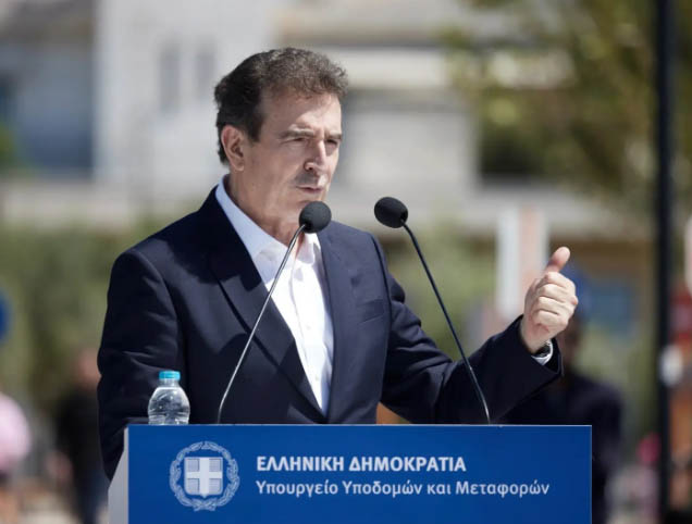 Μ. Χρυσοχοΐδης: Προωθείται άμεσα η πλήρης απαγόρευση ηλεκτρικών πατινιών για ανηλίκους