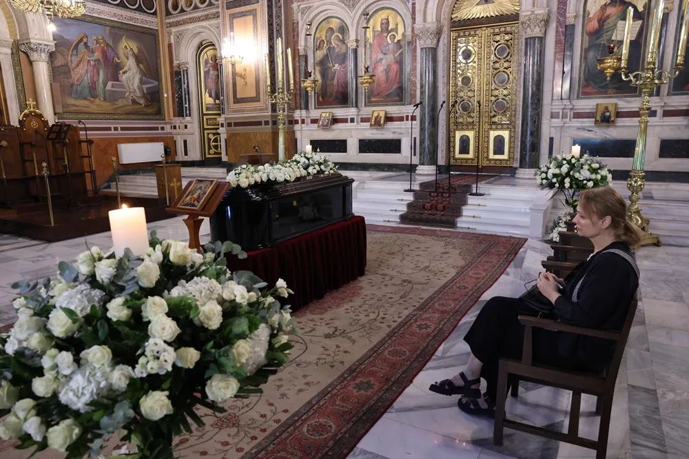 Μάρω Κοντού: Πλήθος κόσμου στο τελευταίο αντίο στη μεγάλη κυρία του ελληνικού κινηματογράφου