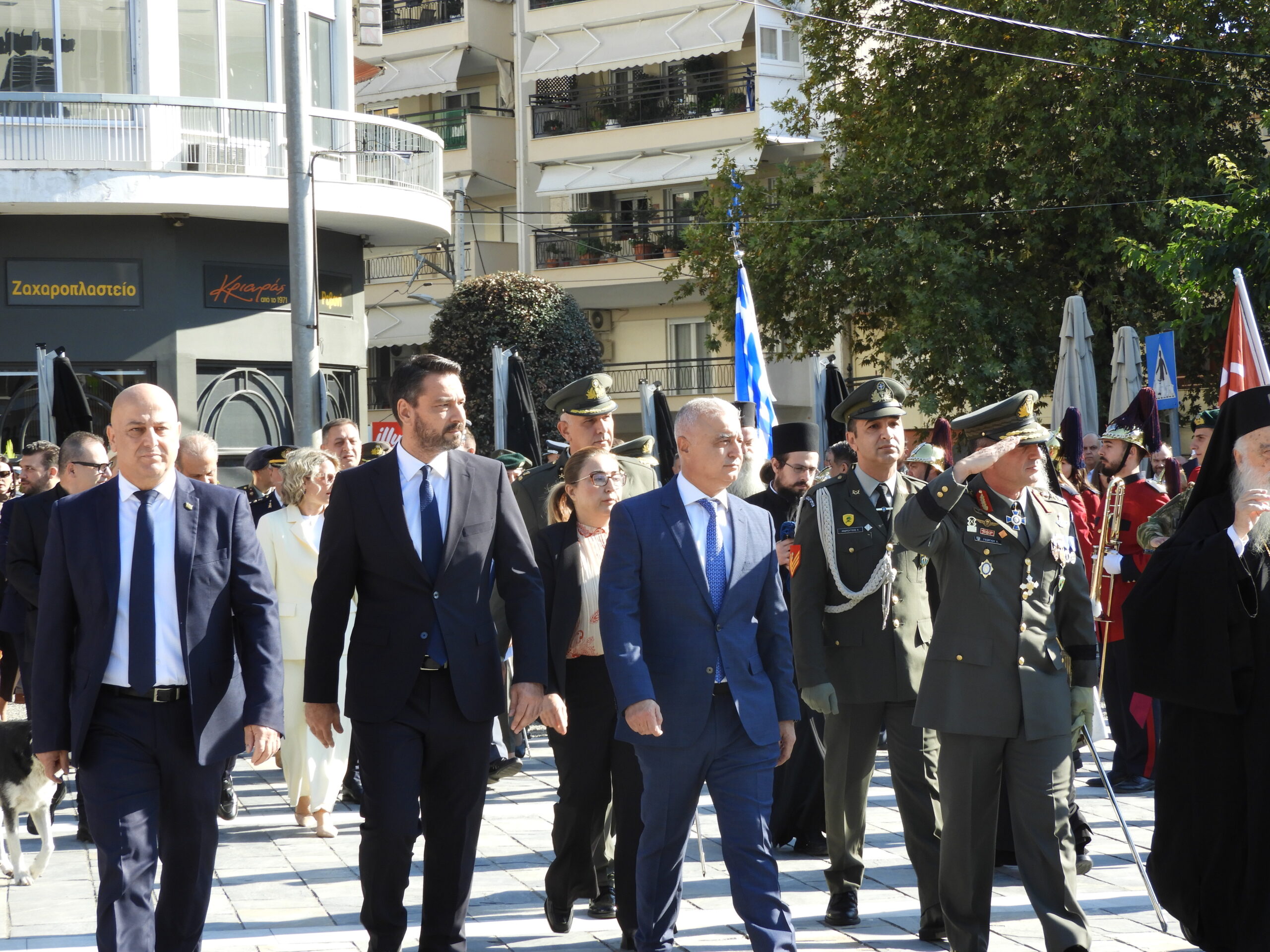 ΒΕΡΟΙΑ: Με λαμπρότητα η κατάθεση στεφάνων για την 114η Επέτειο Απελευθέρωσης